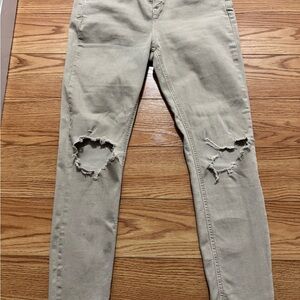Trendy Distressed Beige Skinny Jeans